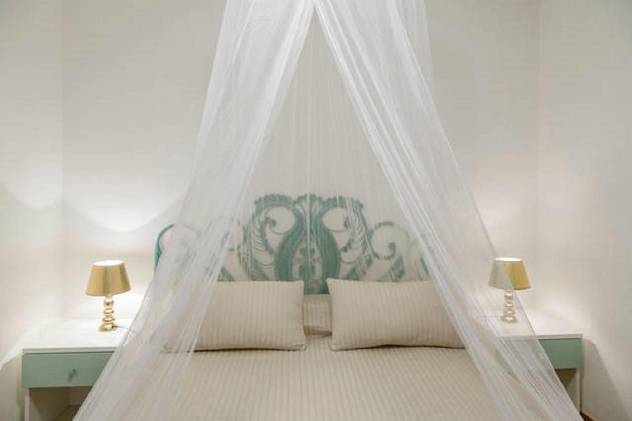Residenza Costasmeraldina Porto Rotondo Bagian luar foto
